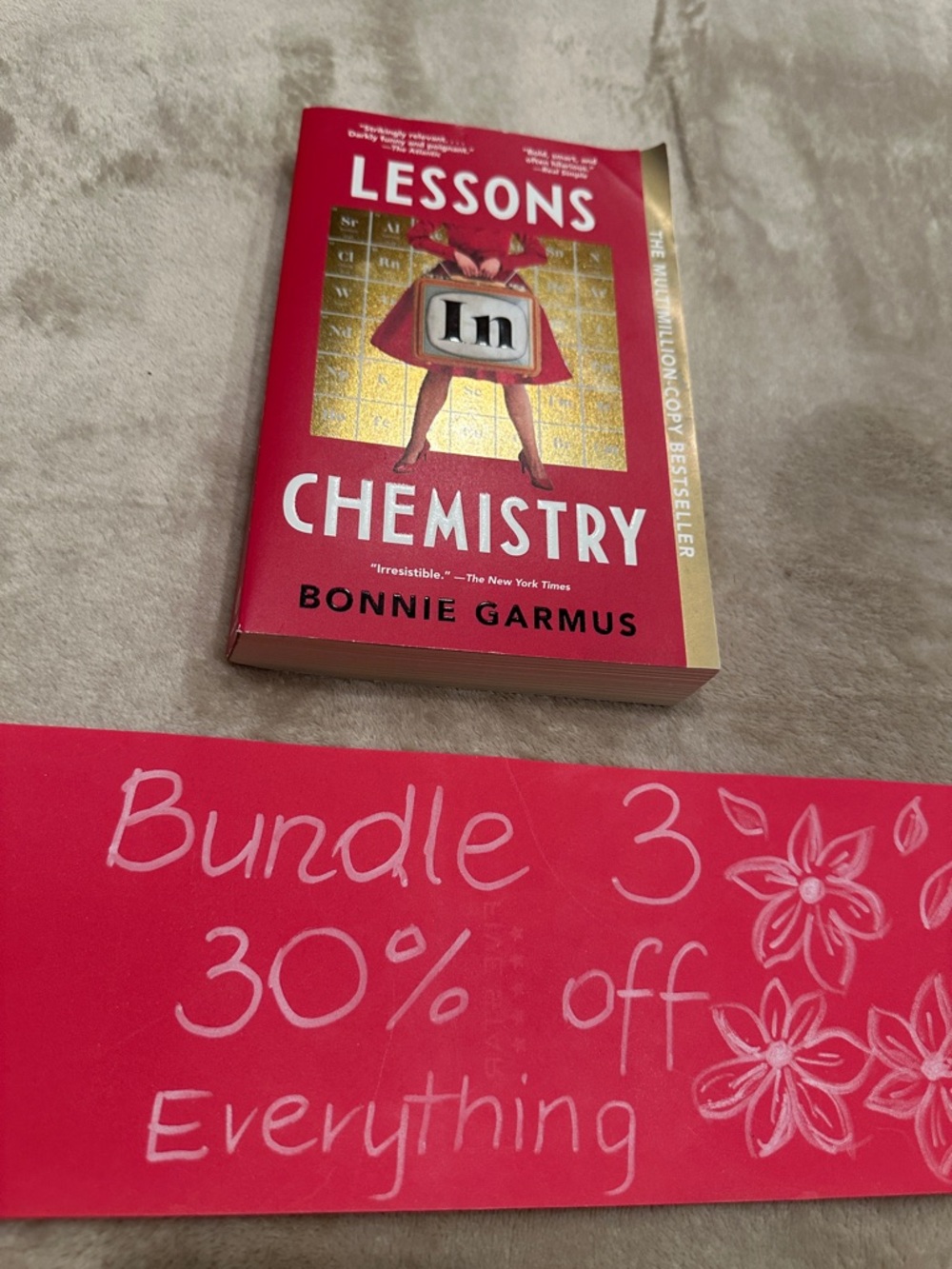 Lessons in Chemistry by Bonnie Garmus - Paperback - unread